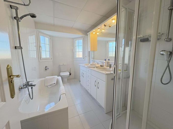 Image No.21-3 Bed Villa for sale