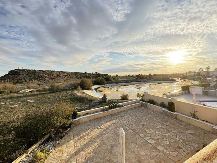 Image No.22-3 Bed Villa for sale