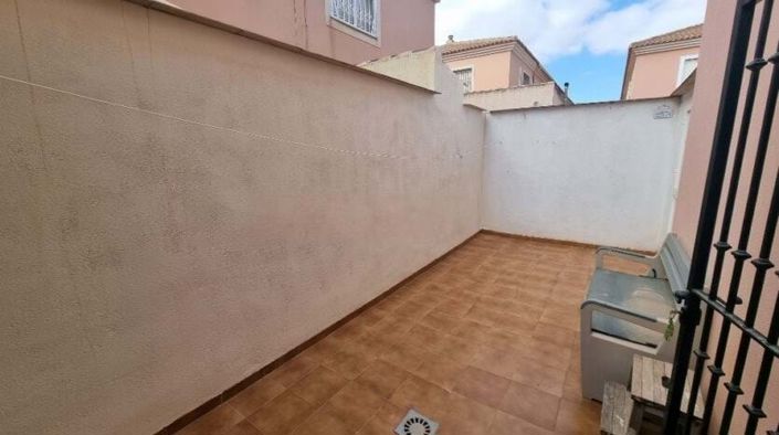 Image No.10-4 Bed Townhouse for sale