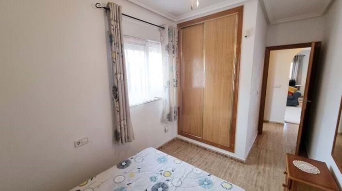 Image No.14-4 Bed Townhouse for sale