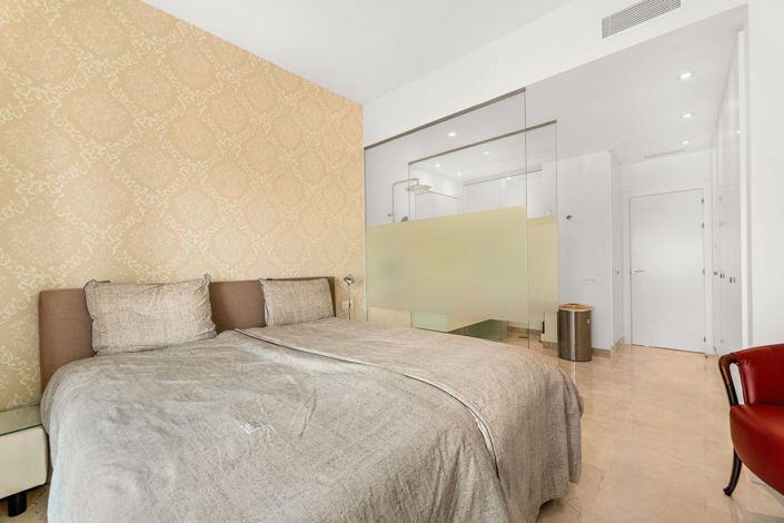 Image No.10-3 Bed Apartment for sale