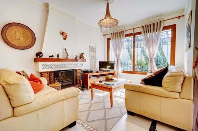 1447-645595-78d1f4f8b6655591b02d22fabb36a692d