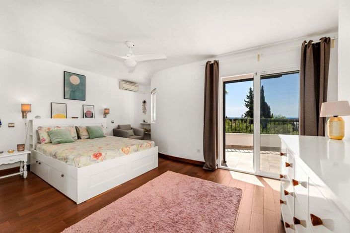 Image No.18-3 Bed Villa for sale