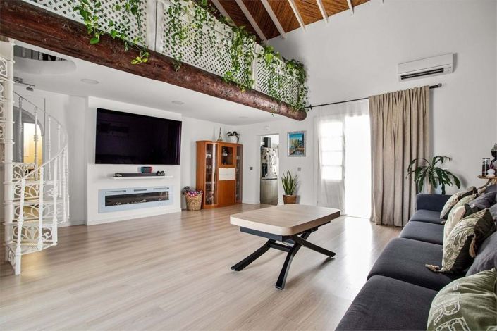 Image No.27-2 Bed Townhouse for sale