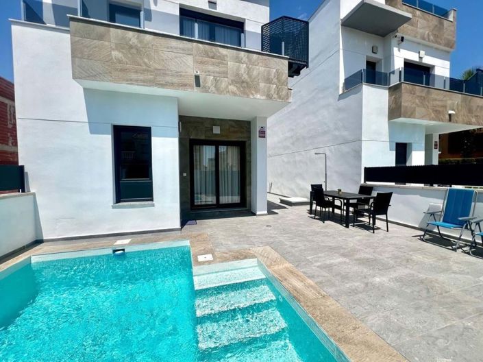 Image No.18-3 Bed Villa for sale