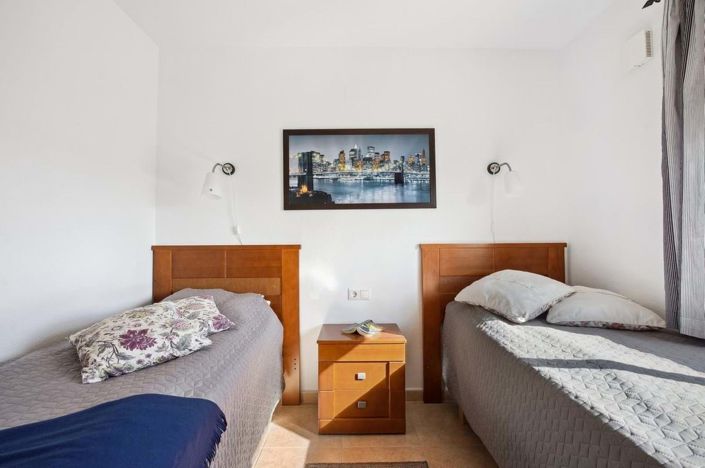 Image No.21-3 Bed Apartment for sale