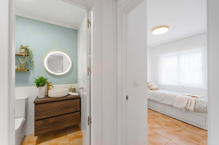 Image No.11-2 Bed Townhouse for sale