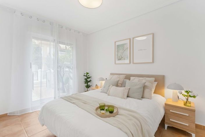 Image No.4-2 Bed Townhouse for sale