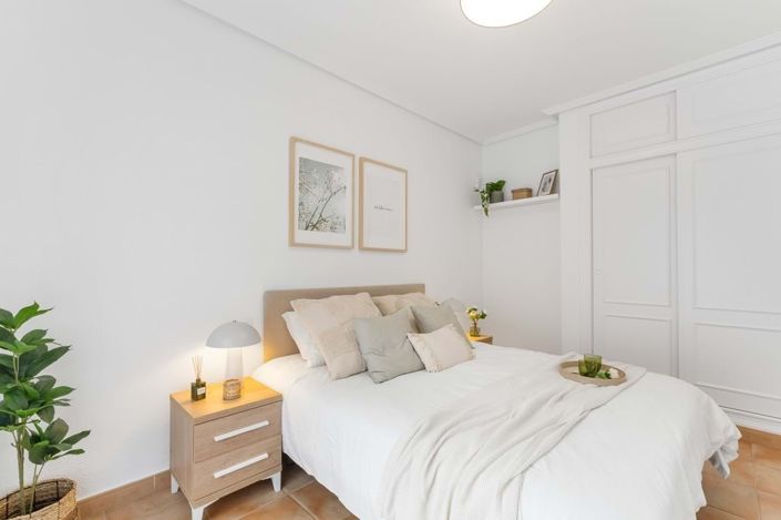 Image No.5-2 Bed Townhouse for sale