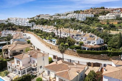 1447-645575-78d1f4f8b6655591b02d22fabb36a692d