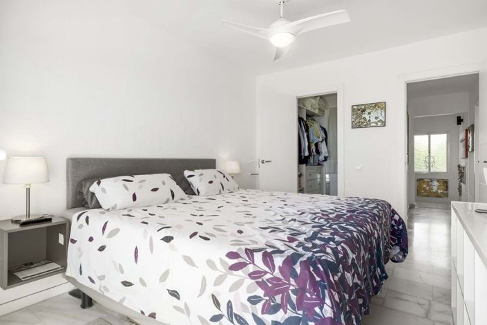 Image No.25-2 Bed Townhouse for sale