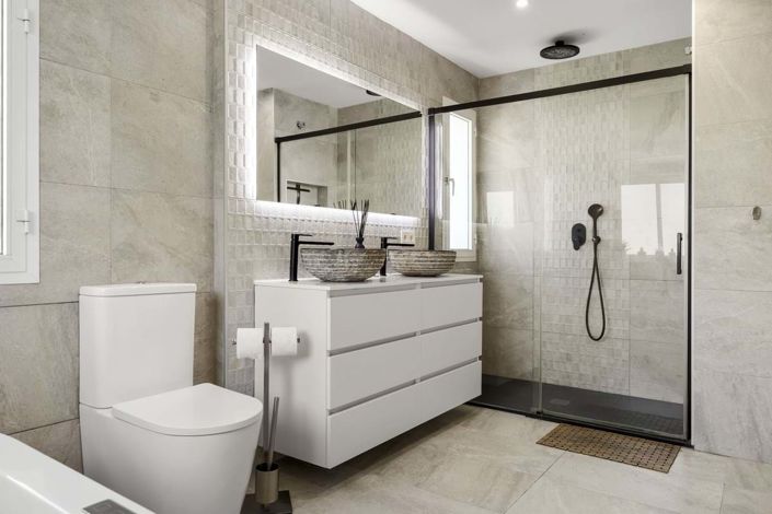 Image No.30-2 Bed Townhouse for sale