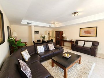 1447-646620-78d1f4f8b6655591b02d22fabb36a692d