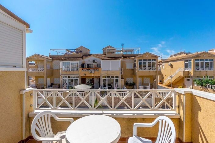 Image No.20-2 Bed Townhouse for sale