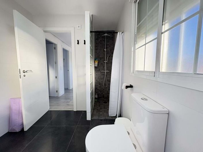 Image No.27-3 Bed Villa for sale