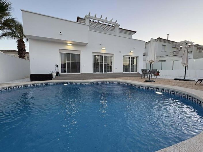 Image No.34-3 Bed Villa for sale