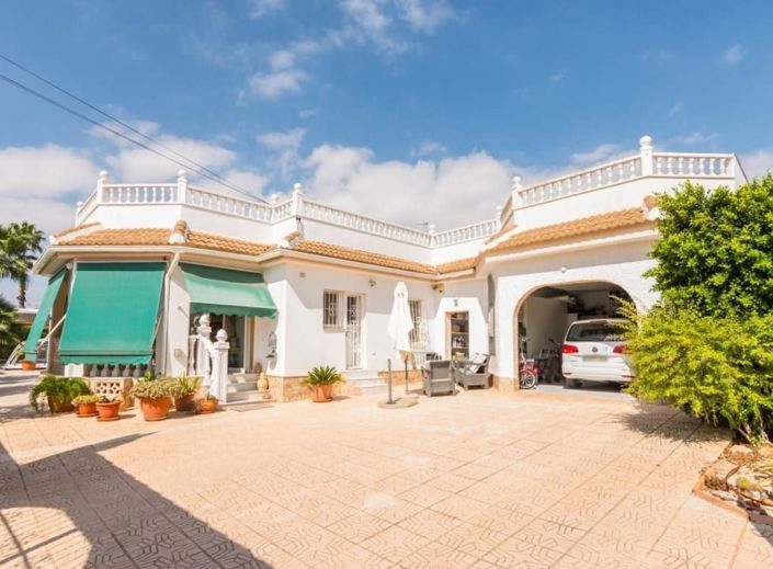 Image No.4-2 Bed Villa for sale