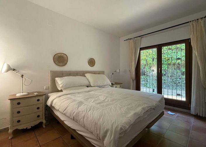 Image No.10-5 Bed Villa for sale