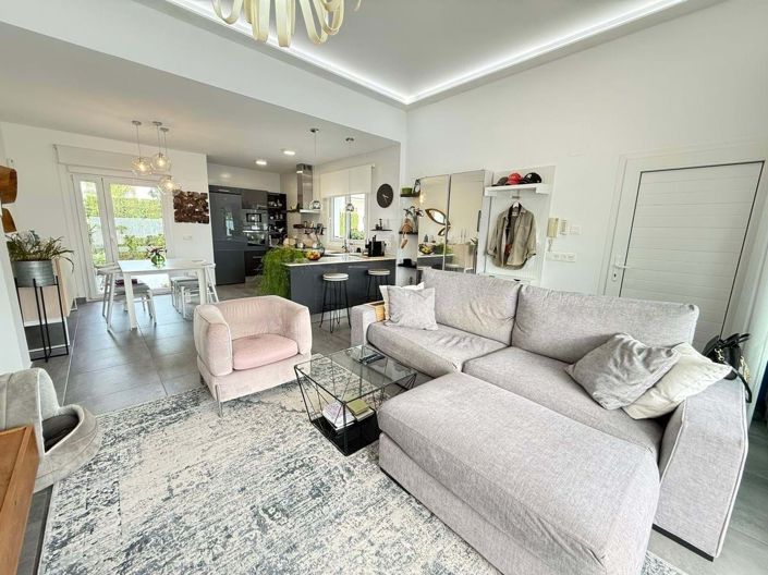 Image No.14-2 Bed Villa for sale