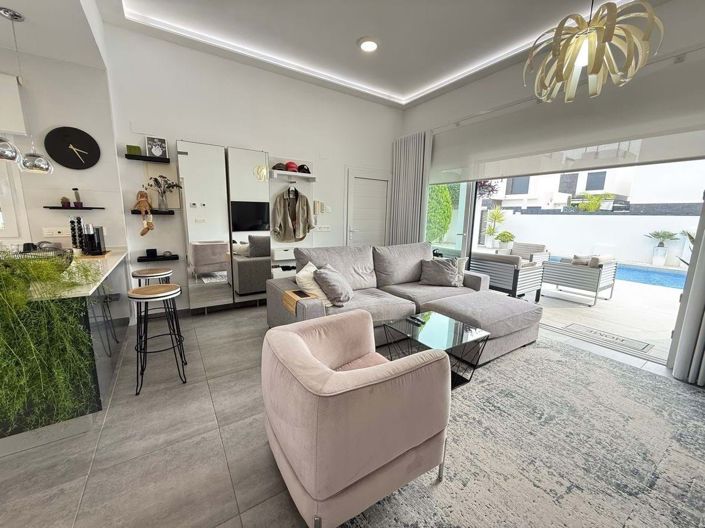 Image No.15-2 Bed Villa for sale