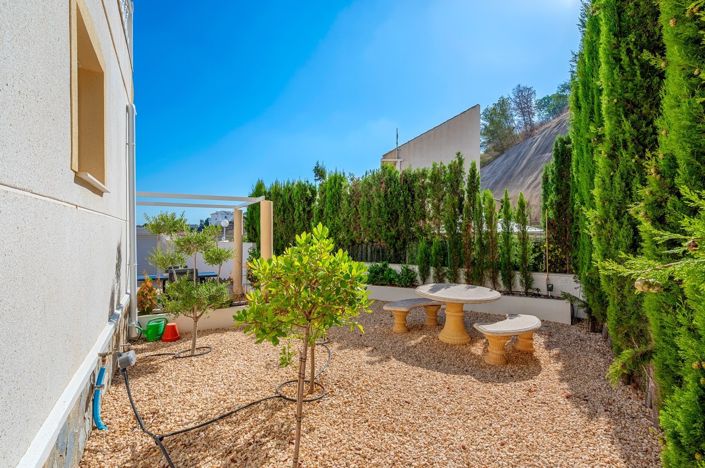 Image No.10-2 Bed Townhouse for sale