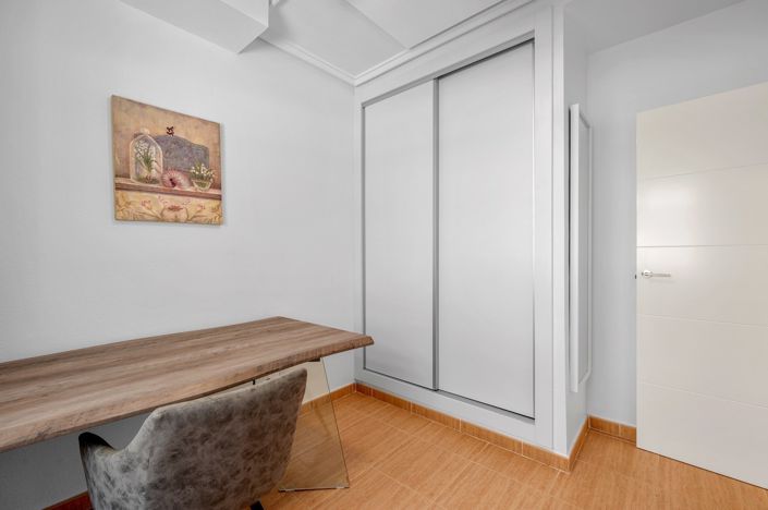 Image No.21-2 Bed Townhouse for sale