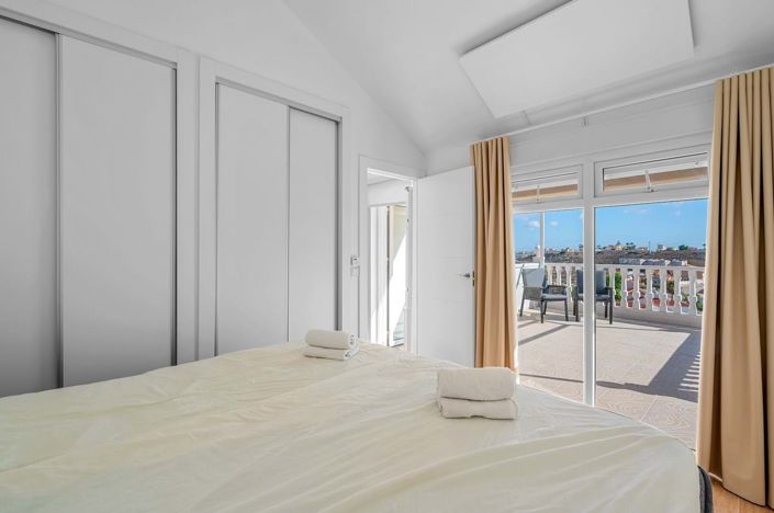 Image No.32-2 Bed Townhouse for sale