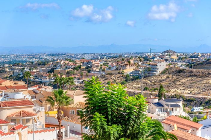 Image No.37-2 Bed Townhouse for sale