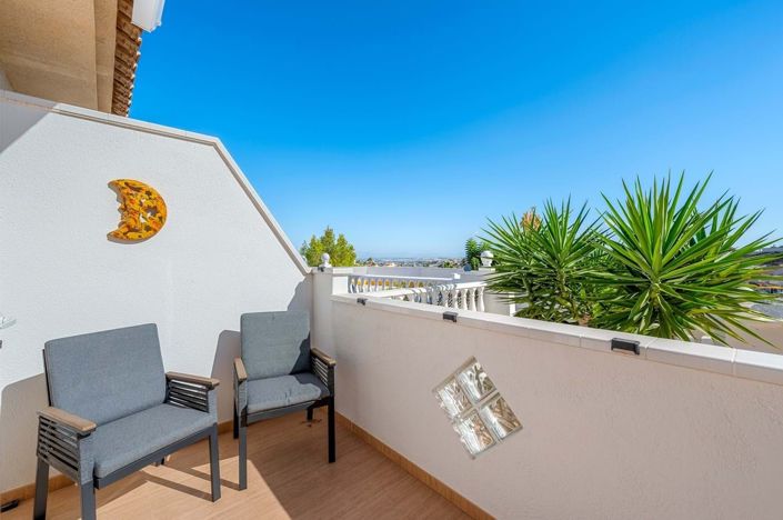 Image No.6-2 Bed Townhouse for sale