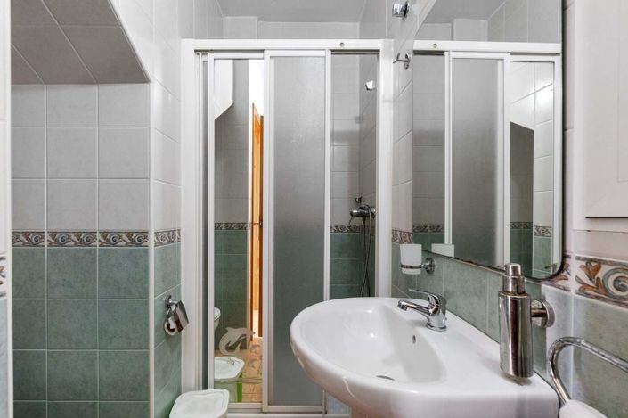 Image No.12-3 Bed Semi-Detached for sale