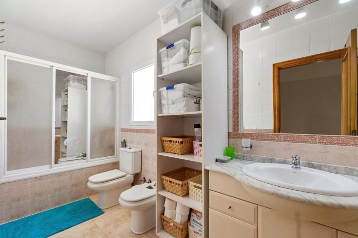 Image No.16-3 Bed Semi-Detached for sale