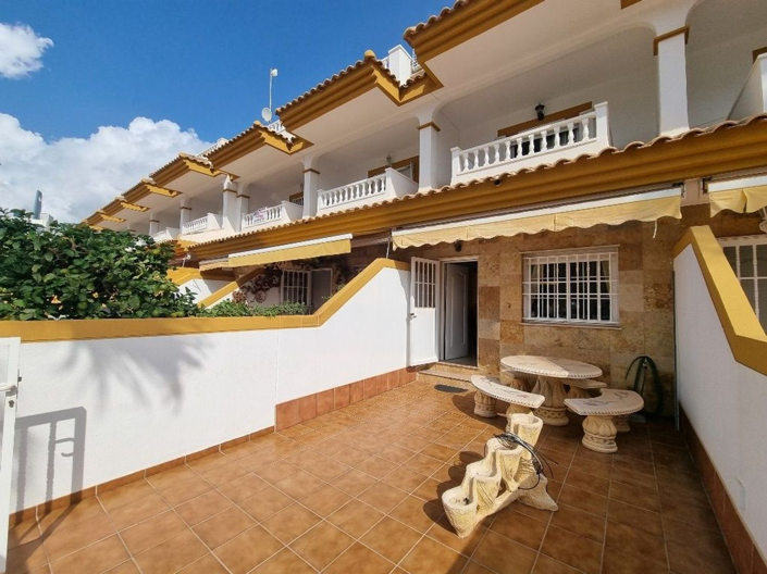 Image No.1-3 Bed Property for sale