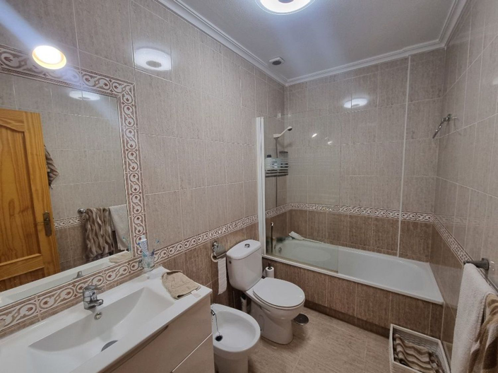 Image No.12-3 Bed Property for sale