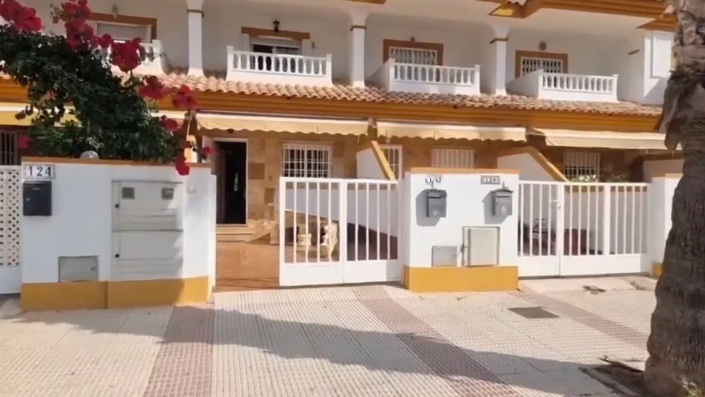 Image No.24-3 Bed Property for sale