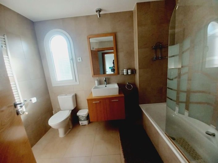 Image No.20-2 Bed Apartment for sale