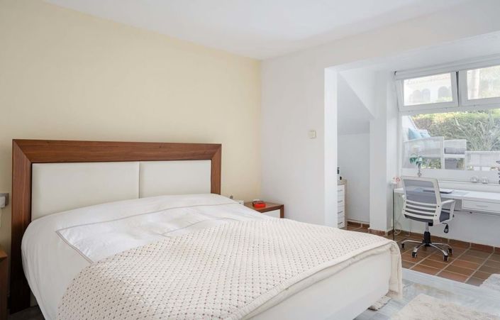 Image No.14-3 Bed Townhouse for sale