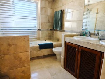 1447-647669-78d1f4f8b6655591b02d22fabb36a692d