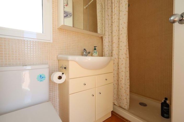 Image No.20-3 Bed Townhouse for sale