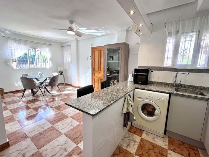 Image No.11-2 Bed Townhouse for sale