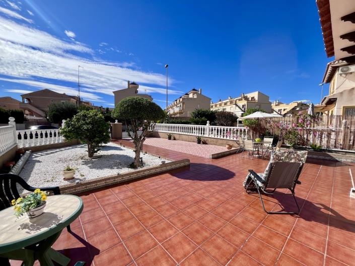 Image No.65-2 Bed Townhouse for sale