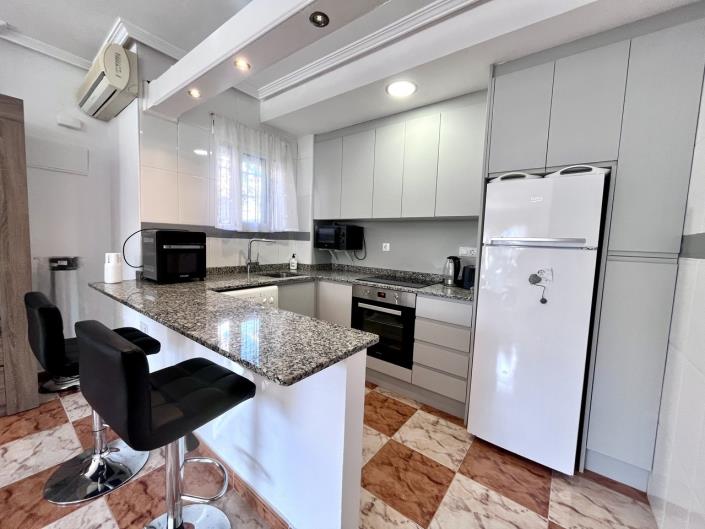 Image No.41-2 Bed Townhouse for sale