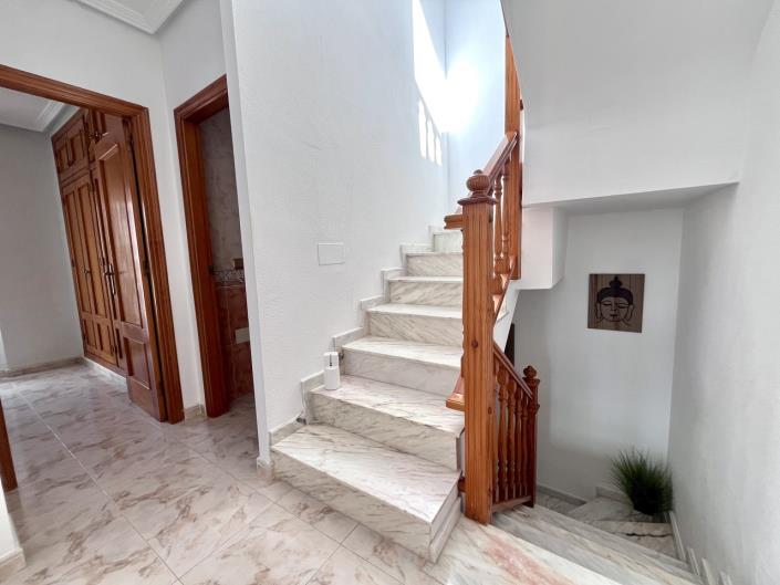 Image No.75-2 Bed Townhouse for sale