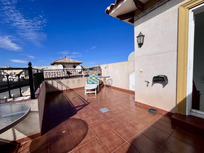 Image No.66-2 Bed Townhouse for sale