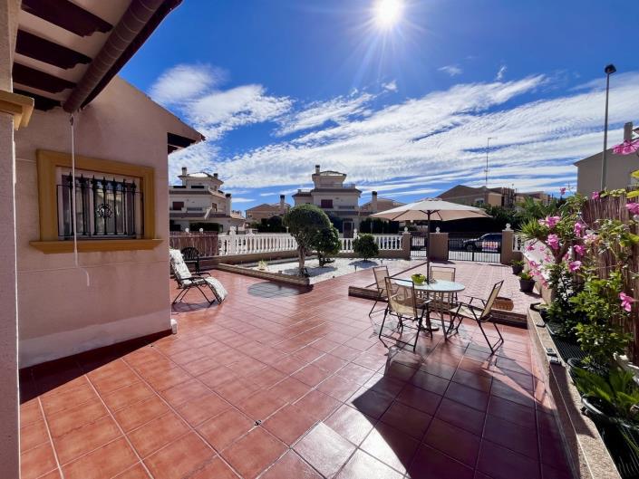 Image No.78-2 Bed Townhouse for sale