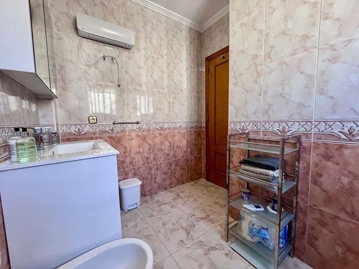 Image No.23-2 Bed Townhouse for sale