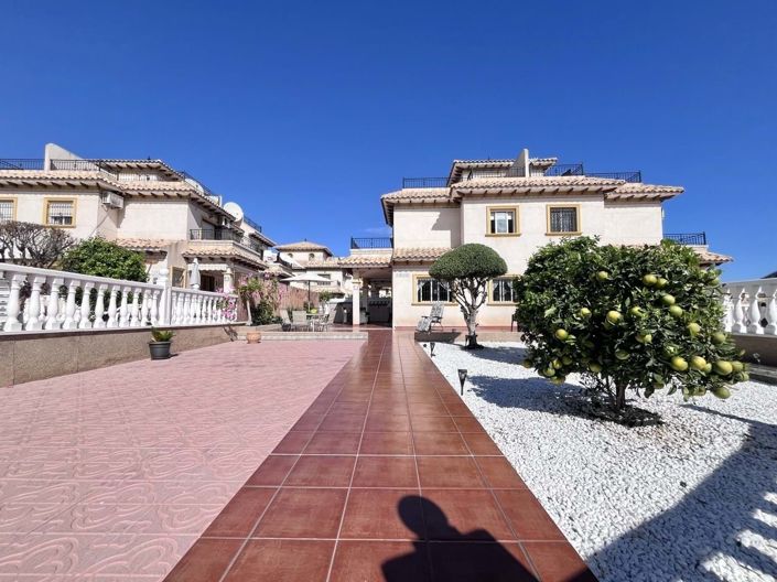 Image No.4-2 Bed Townhouse for sale