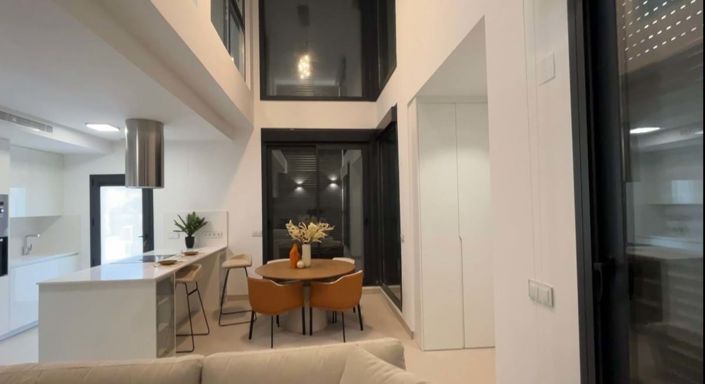 Image No.10-3 Bed Villa for sale