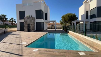 1447-646126-78d1f4f8b6655591b02d22fabb36a692d