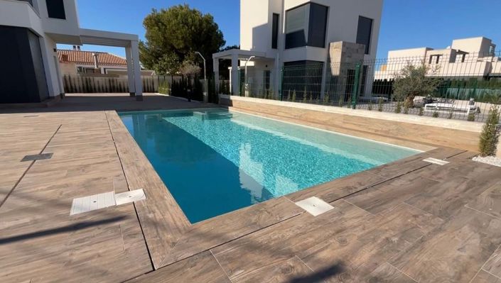 Image No.3-3 Bed Villa for sale