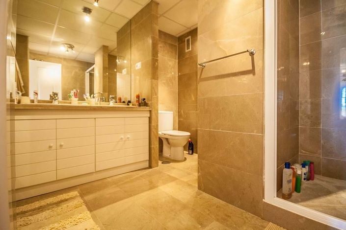 Image No.12-3 Bed Apartment for sale